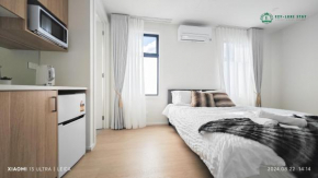 Private Suite with Queen Bed TV - Room 11